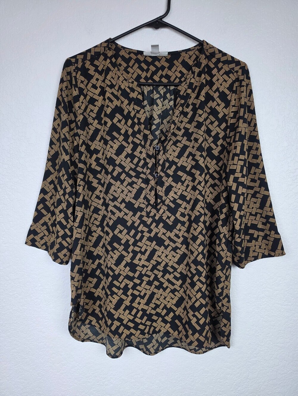 Dana Buchman Black and Tan Geometric Pattern Blouse Large